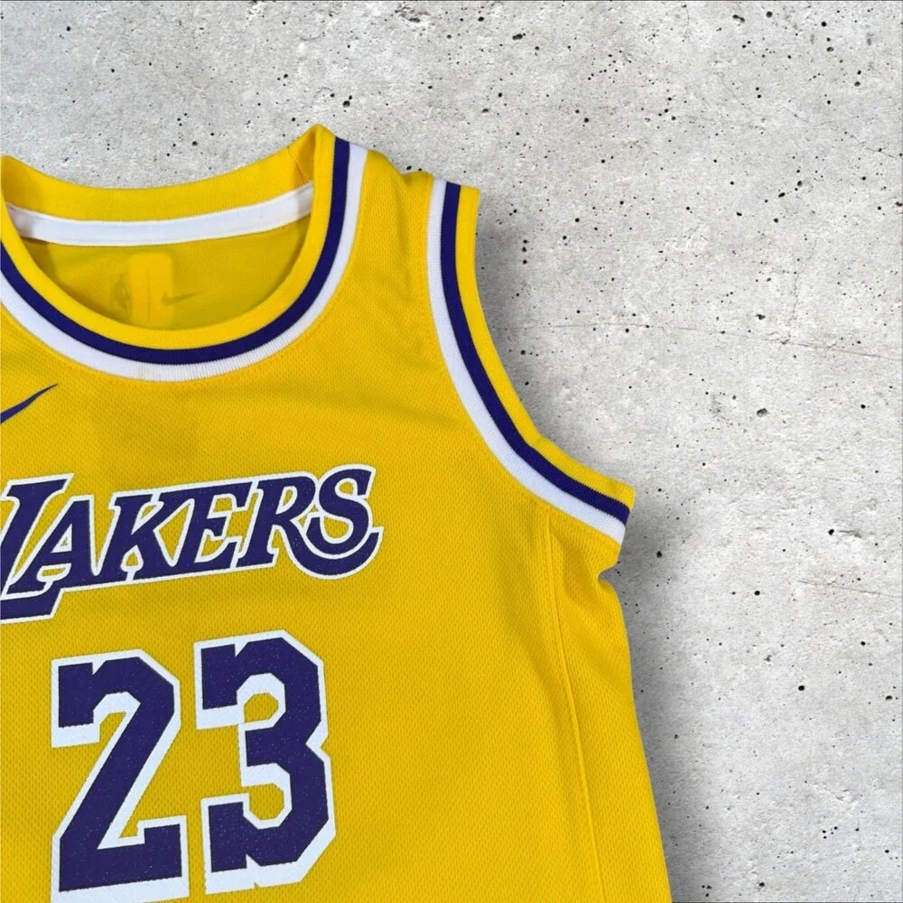 Nike LeBron James Los Angeles Lakers Jersey 23 Yellow NBA Youth Medium M Shirt